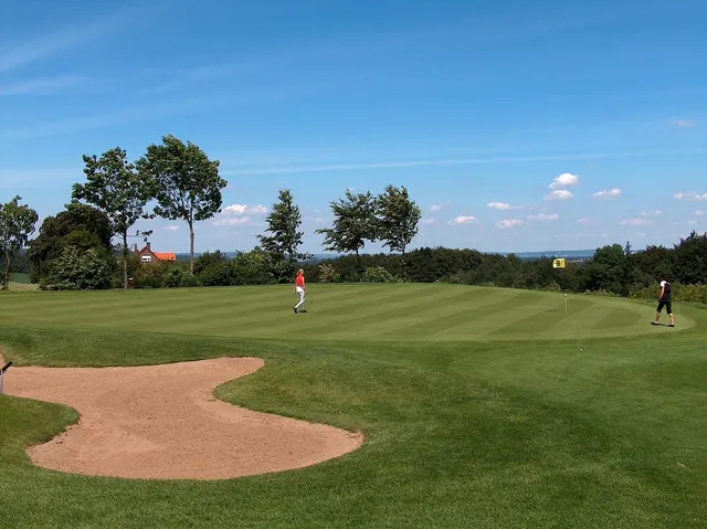 /2021/01/golf-battle-1.webp